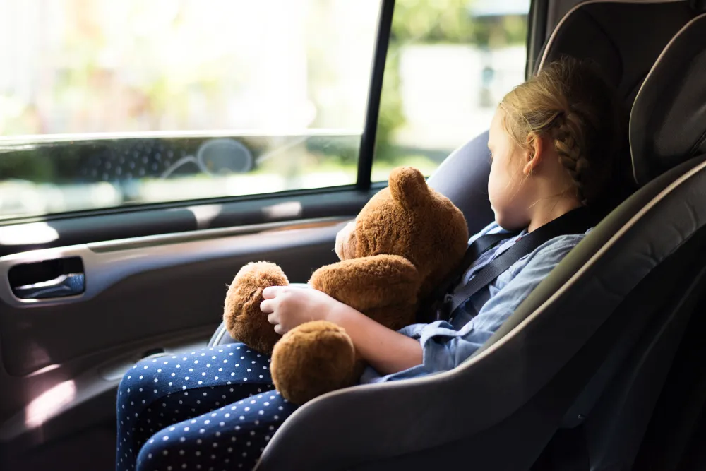 Colaboración en Infobae. Olvidar a un hijo dentro del coche es más habitual de lo que pensamos y “no es cuestión de ser malos padres».