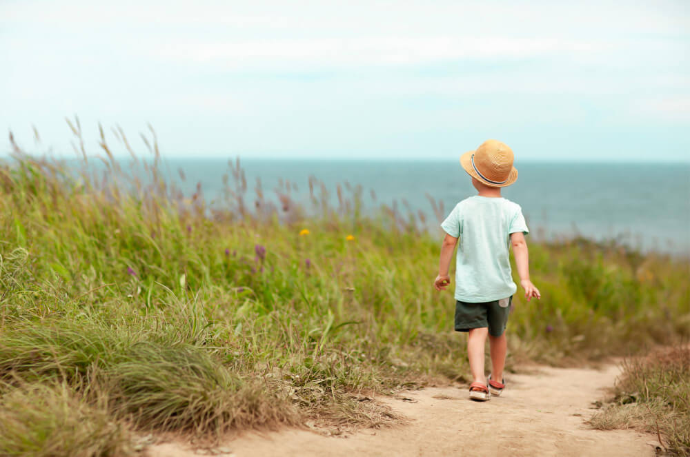 ¿Favorece el verano el alejamiento de los hijos del entorno familiar? en El Pais